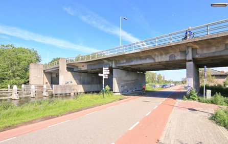 De Oude Haagsebrug over de ringvaart tussen Amsterdam en Nieuwe Meer